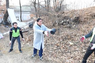 사복협의체 연탄전달 의 사진