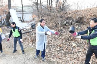 사복협의체 연탄전달 의 사진