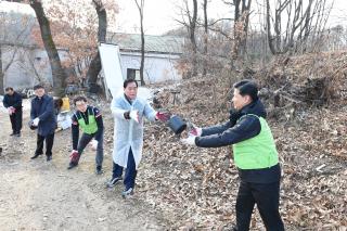 사복협의체 연탄전달 의 사진